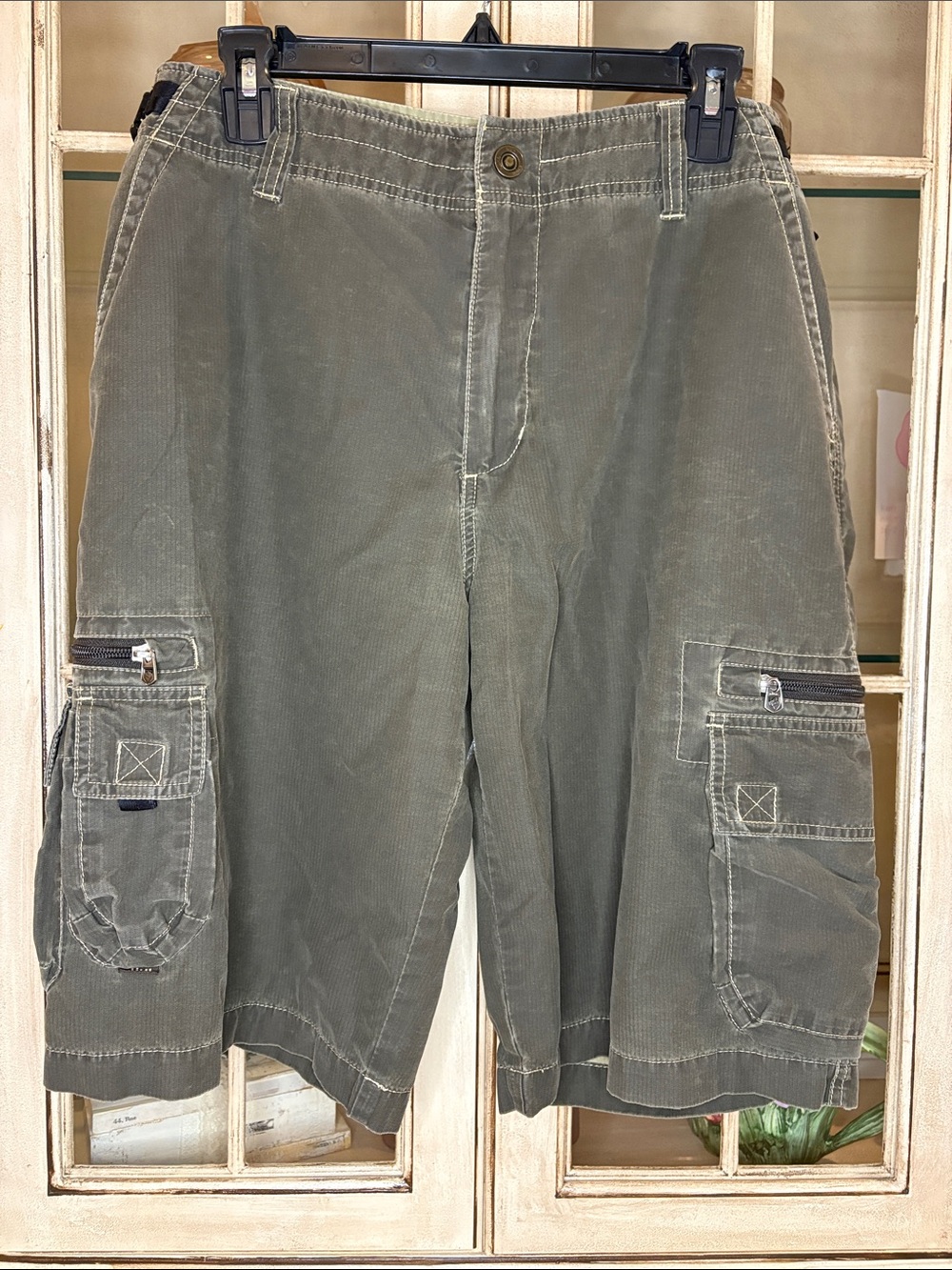 Kühl Brand Cargo Shorts in Olive Green